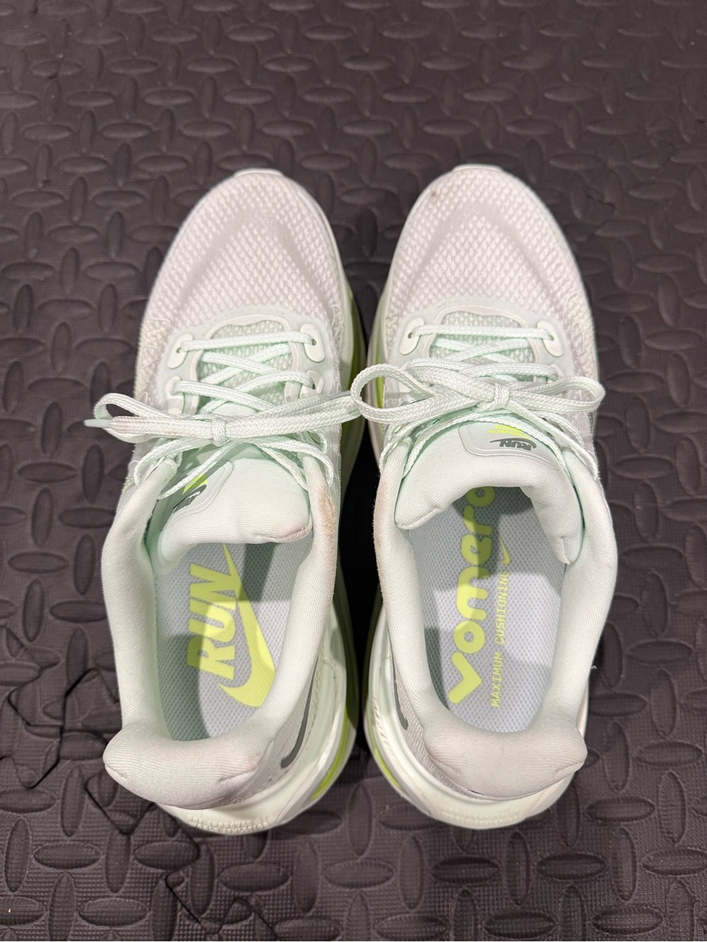 Nike - Vomero Premium, Men’s Size 9 (Light Green) - Picture 2 of 6